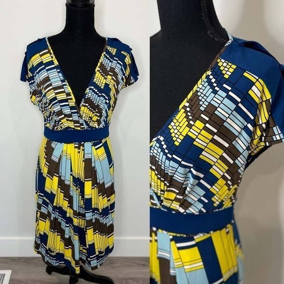 BCBGMaxAzria Multi Color V-Neck Short Sleeve Midi Dress (Medium) - Picture 1 of 7